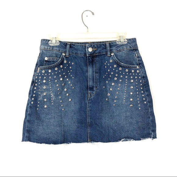 Topshop Dresses & Skirts - TOPSHOP MOTO: Embellished Raw-hem Jean Skirt Sz 6